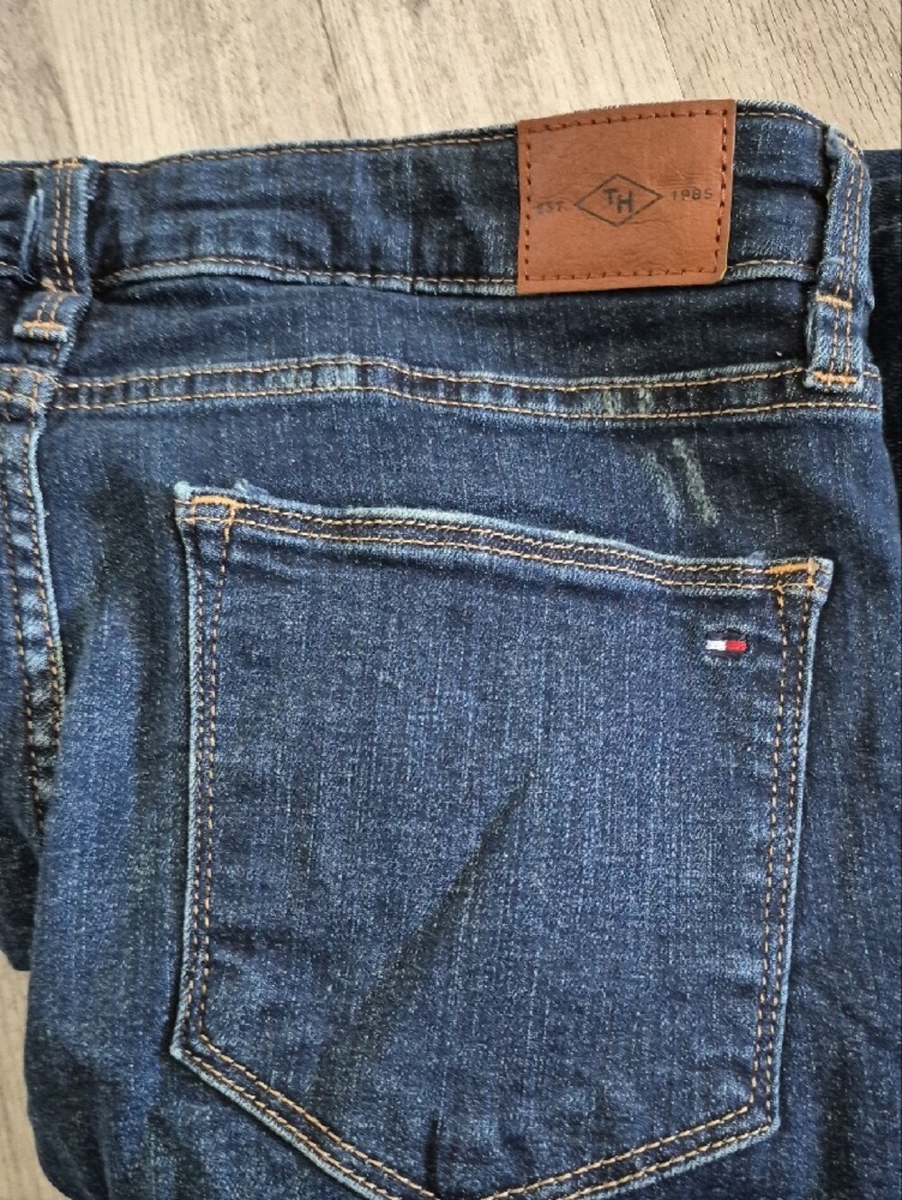 Tommy Hilfiger Women's Dark Blue Skinny Distressed Jeans - Picture 2 of 7